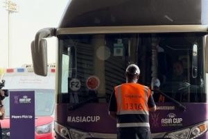 媒体人：中国男篮抵达决赛场馆 今天我们是客队 将穿红色球衣