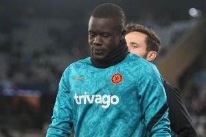  记者：朗斯中卫马朗·萨尔仍相信自己有机会入选塞内加尔队