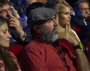  坎通纳：如今后卫像企鹅一样将手臂放在背后，我一个赛季能进60球