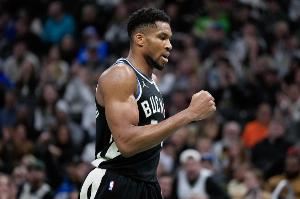  雷迪克：字母哥攻筐能力很强而且乐于传球 即便严防他也能击败你