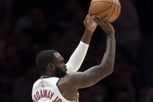  小哈达威今日投进5记三分 生涯三分命中数超欧文 升至历史第25位